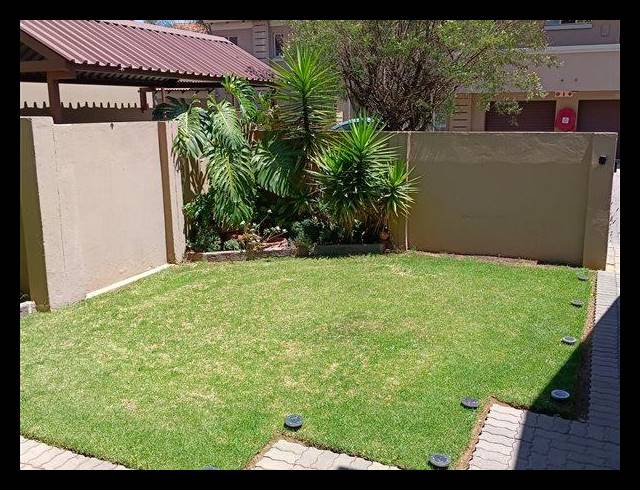 3 BEDROOM TOWNHOUSE FOR SALE IN GLEN MARAIS
